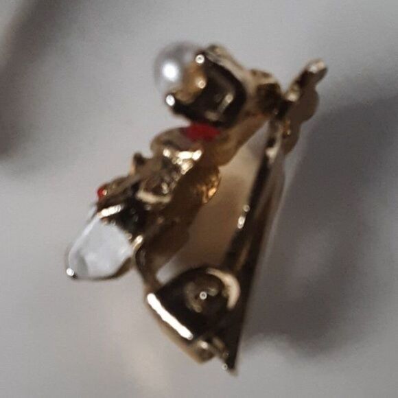 Santa Vintage Clip Earrings - Picture 3 of 7